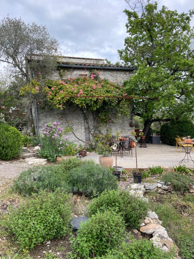 Bed and Breakfast Le Petit Mas Vogue Exterior foto